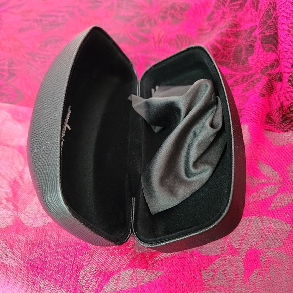 Salvatore Farragamo Black Sunglass Case With Lens Cloth. Euc. - Picture 4 of 7
